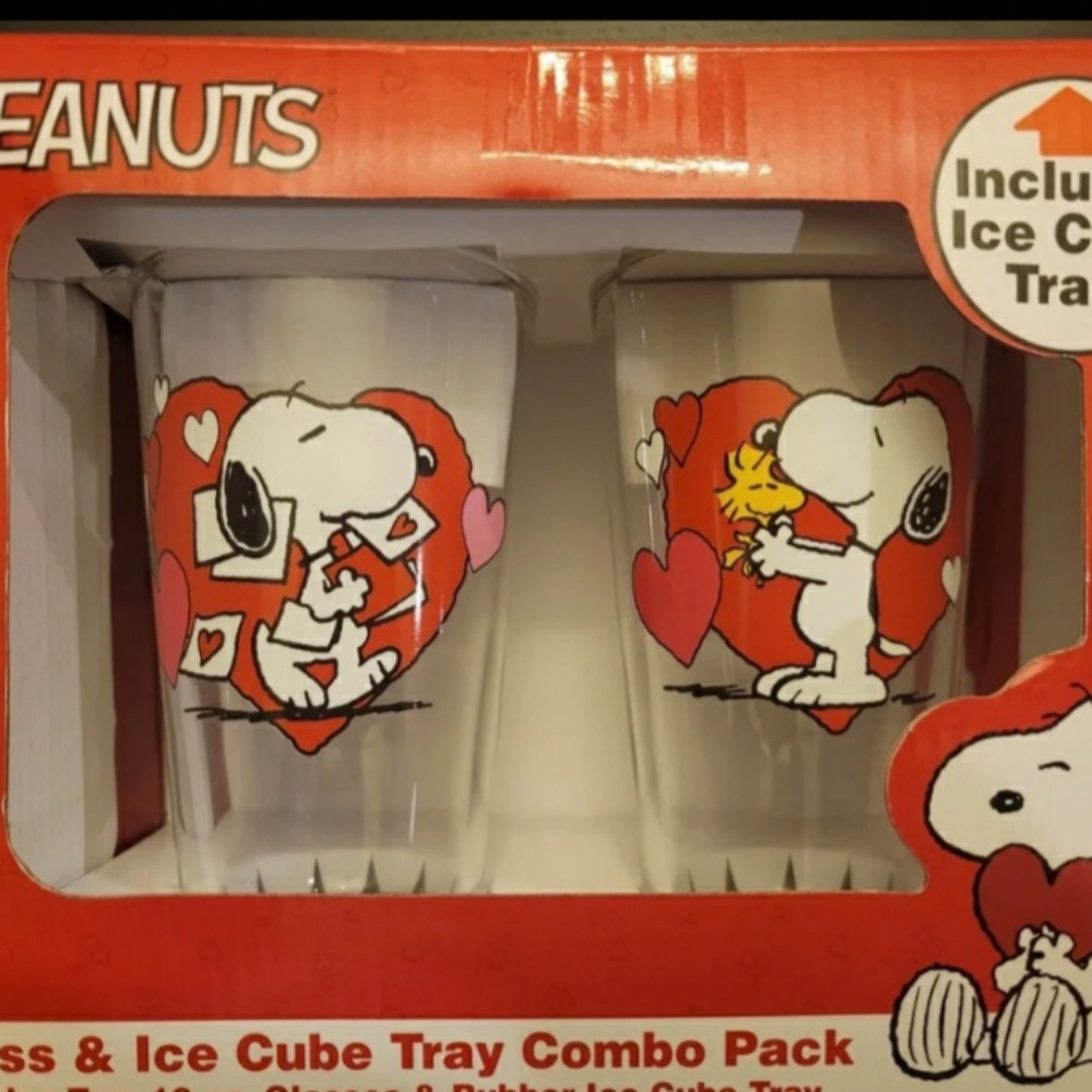New Peanuts glasses and ice cube tray